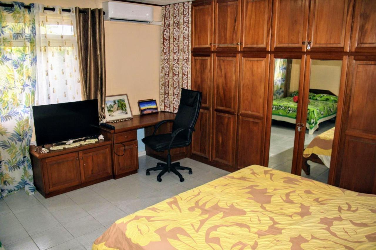Tahiti - Sanny'S Place Family Room & Poo Punaauia  Exterior photo